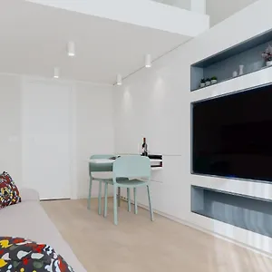 Touch&go - Via Gaetano Previati 38, Apartment